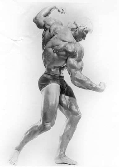 Arnold Schwarzenegger's Son Recreates Dad's Iconic Bodybuilding Poses | Man  of Many